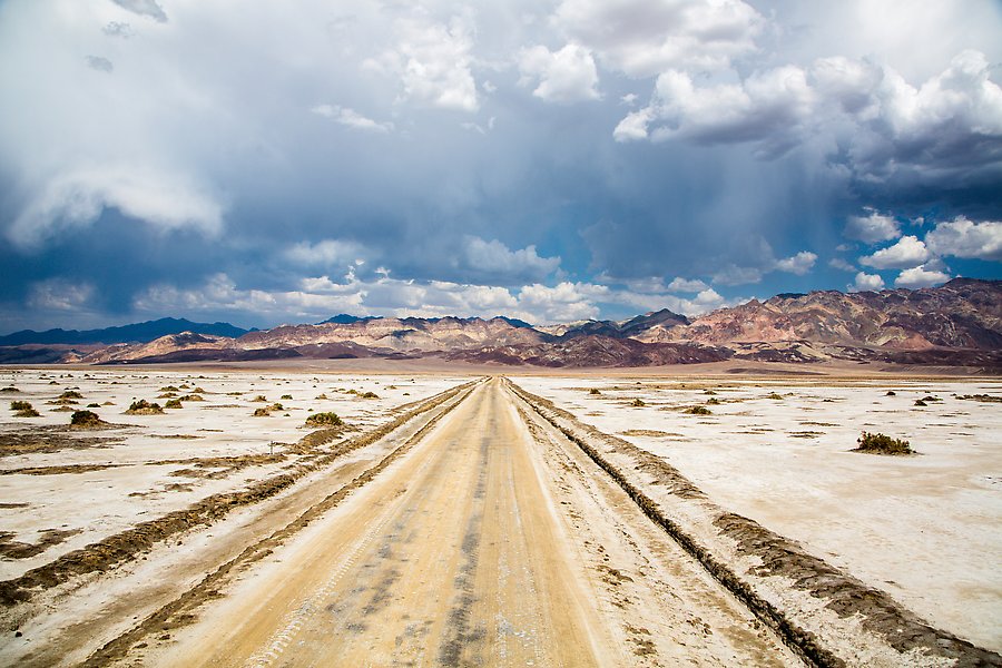 West Side Road. Death Valley National Park.  ()