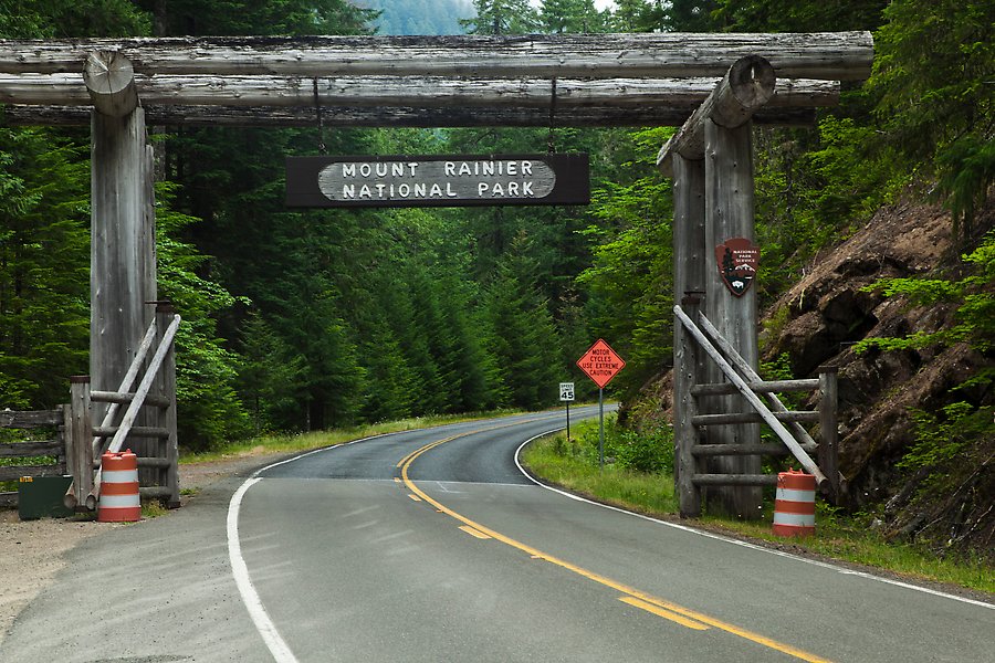 Paradise Road East. Mount Rainier National Park.  ()