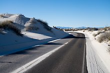 Park road. White Sands National Park.  ( )