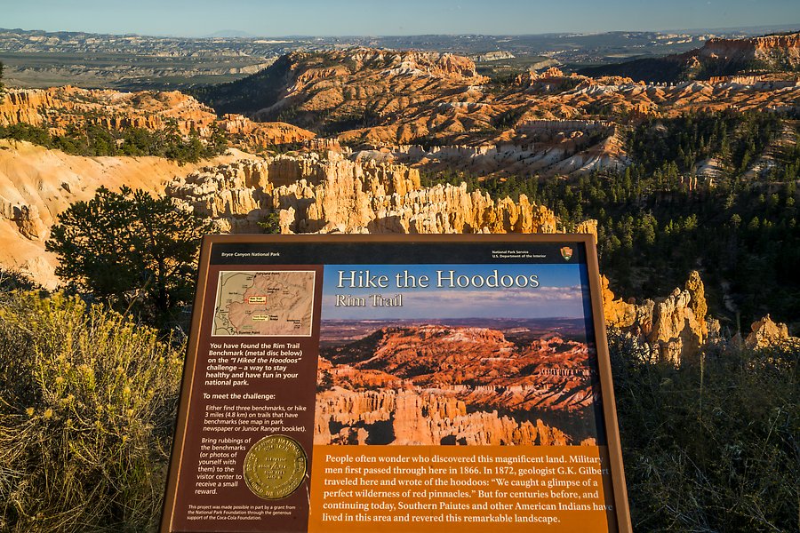 Hike the Hoodoos Rim Trail. Bryce Canyon National Park.  ()