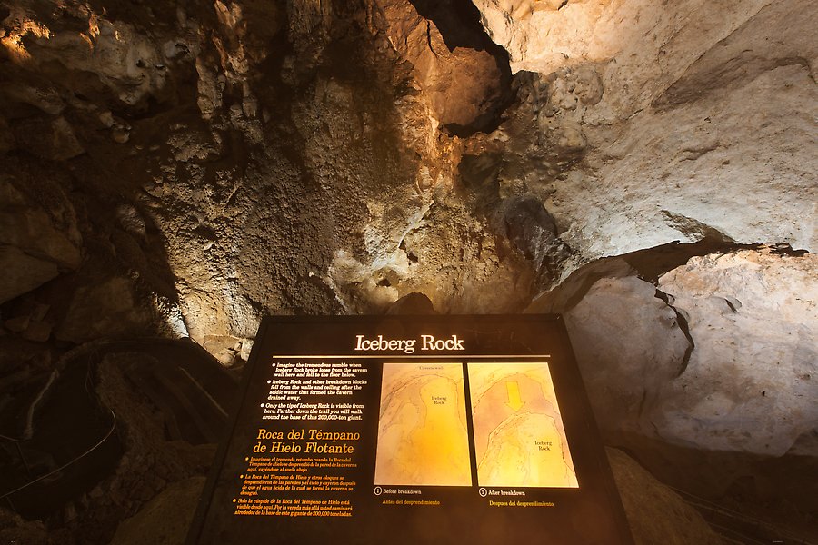 Iceberg Rock. Carlsbad Caverns National Park.  ()