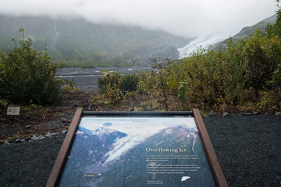 Overflowing Ice. Kenai Fjords National Park.  ()