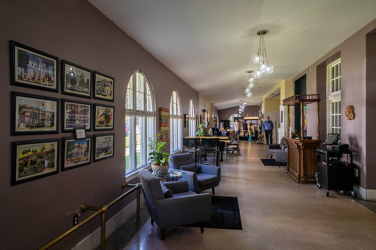 Hotel Hale, Hot Springs National Park.  ()
