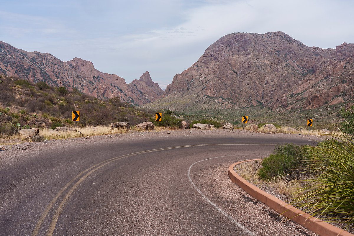 Chisos Basin Road. Big Bend National Park.  ()
