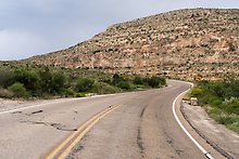 Carlsbad Caverns Highway. Carlsbad Caverns National Park.  ( )