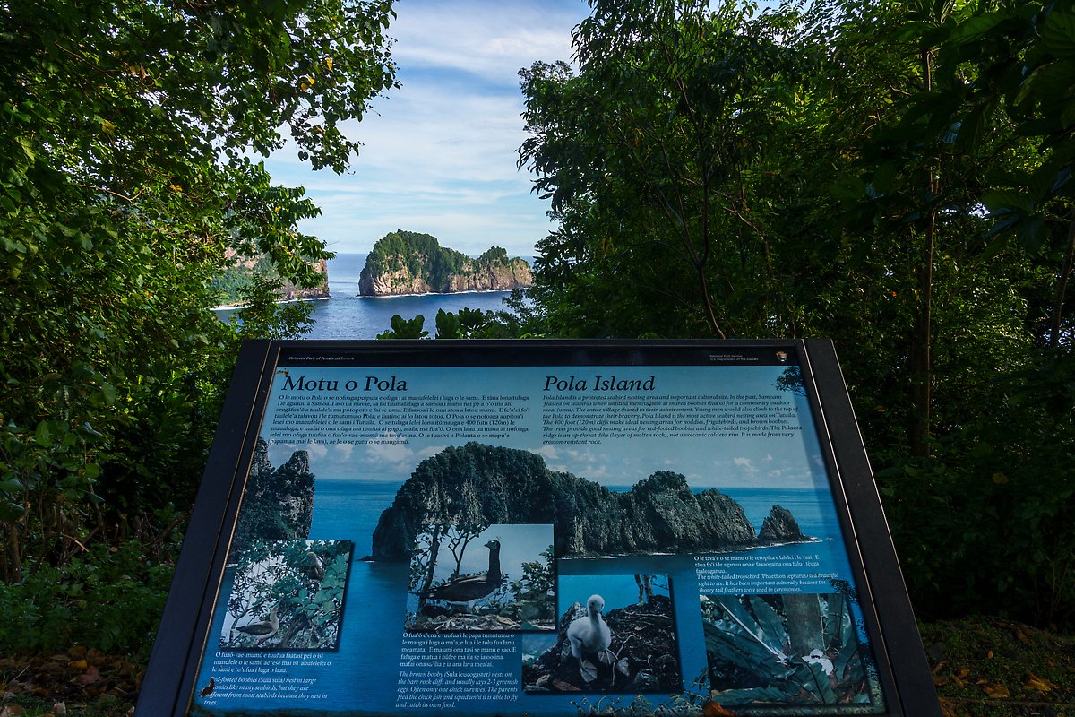 Pola Island. National Park of American Samoa.  ()